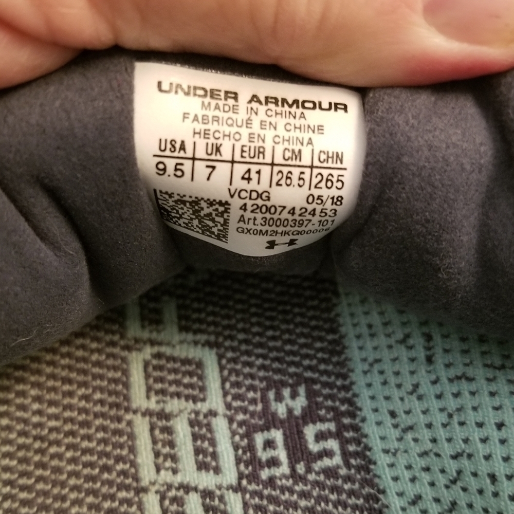 Under Armour Running sneaker Women's size 9.5  Grey - Picture 6 of 8